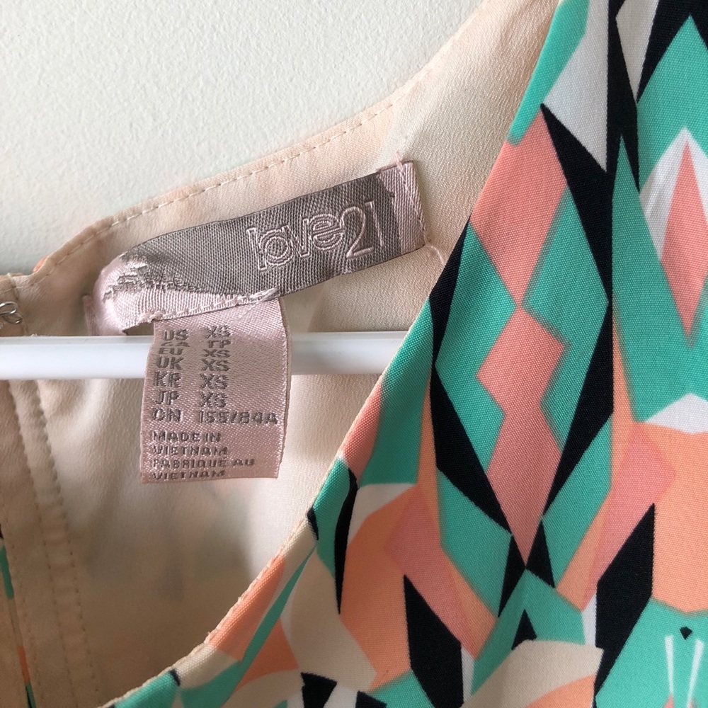Rad Pattern Dress - Picture 6 of 6